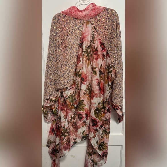 UMGEE Boho Romantic Floral Zen Red/Multi Color Asymmetrical Kimono NEW Size M/L - Picture 3 of 3